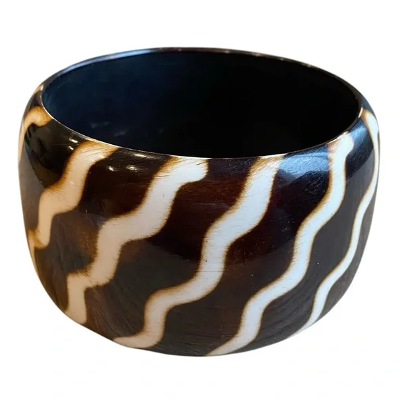 VINTAGE Animal Print Tribal Lucite Bangle Bracelet - Picture 1 of 6